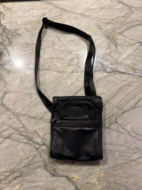 TUMI Alpha 92111DH Black Napa Leather Small Pocket Bag Crossbody